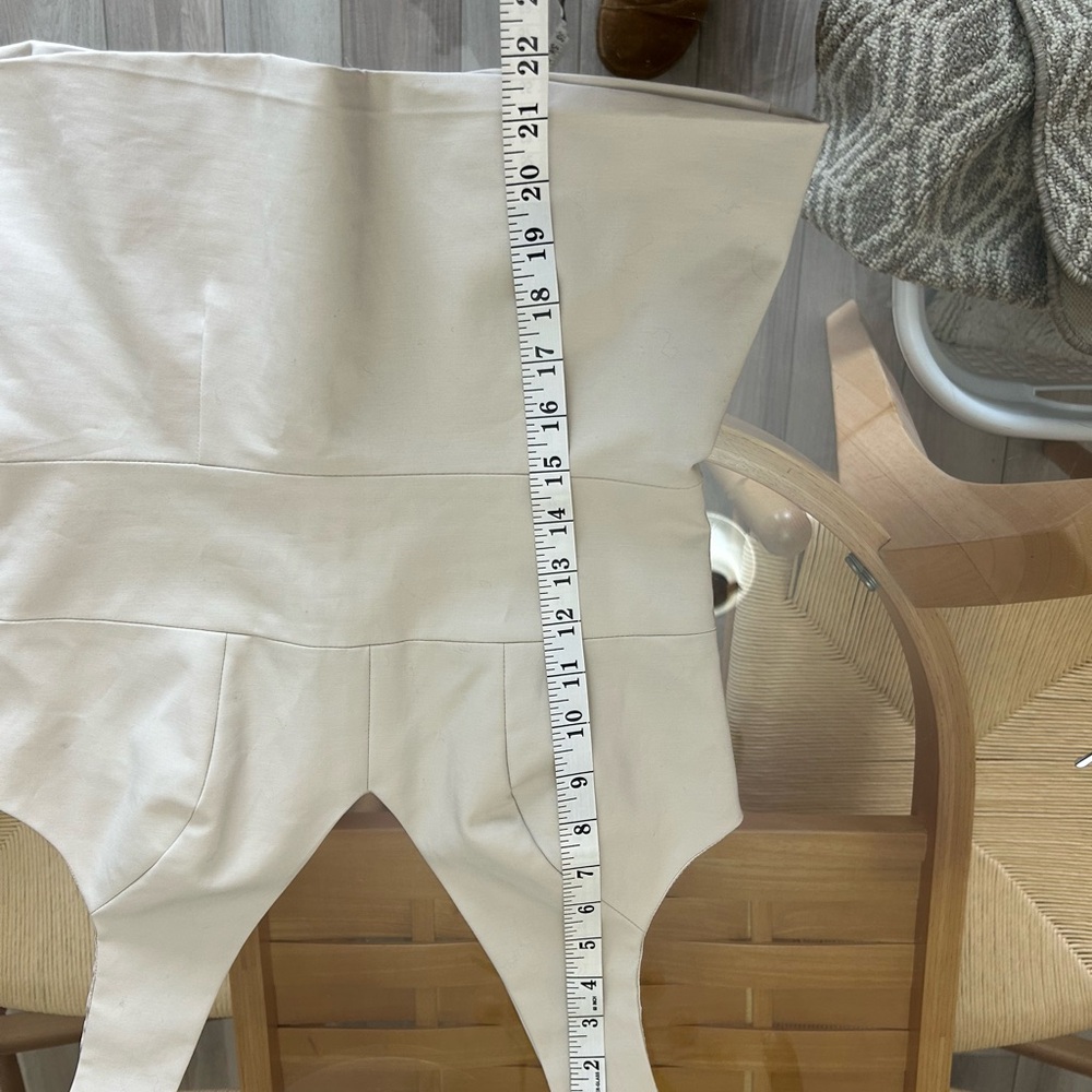 Sandra Angelozzi / Femme de Carriere Cream Sleeveless Top - Picture 12 of 12